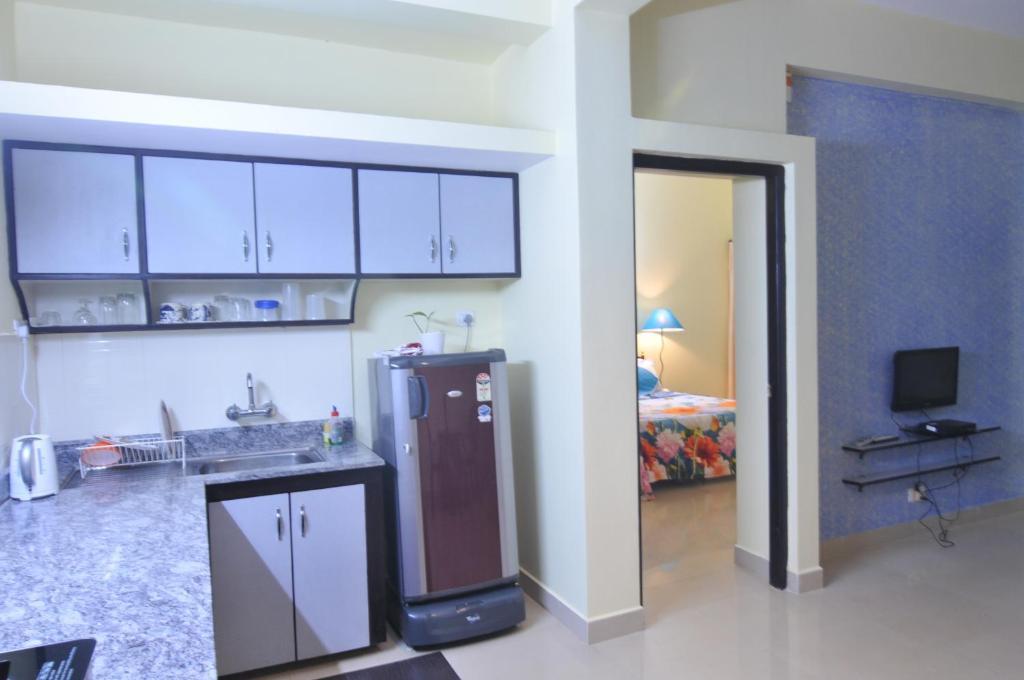 Elegant Shades Apartment Колва Екстериор снимка